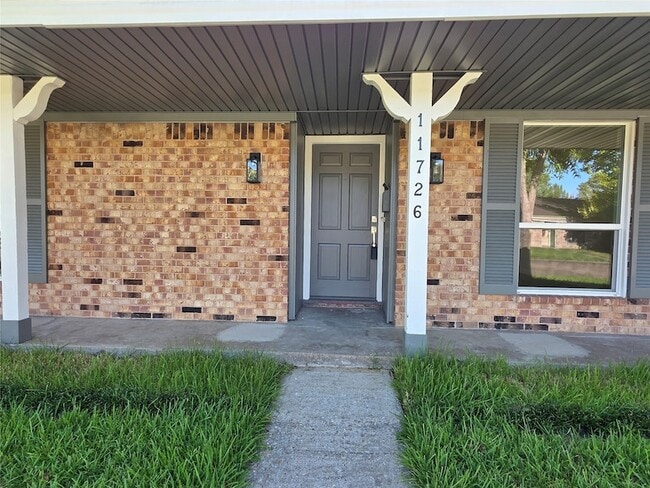 Building Photo - 11726 N Willow Cir