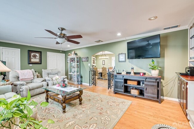 Foto del edificio - 24 Elizabeth Ave