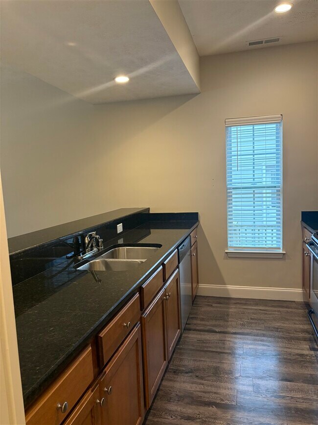 Foto del edificio - 1517 Kenton St