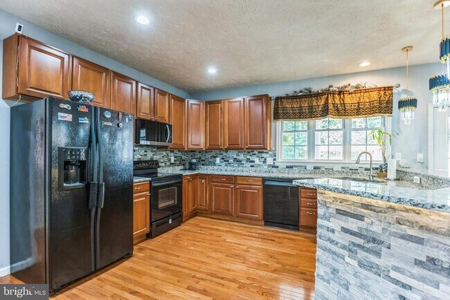 Building Photo - 8941 Grotto Ct