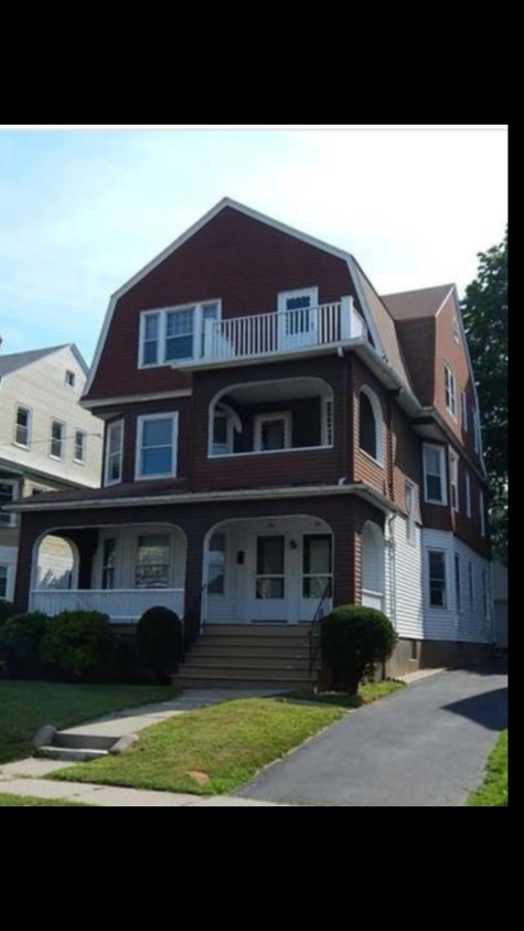 Front exterior - 32 Monroe St