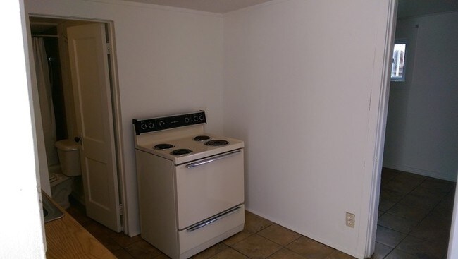 Building Photo - 2128 Coal Ave SE, Apt C