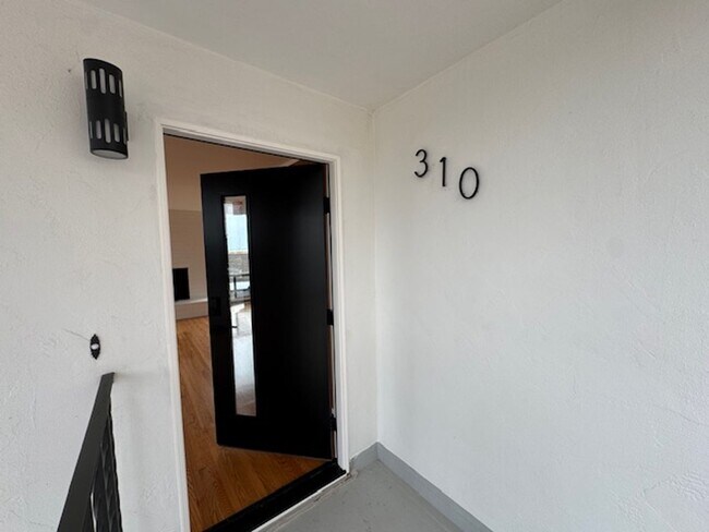 Foto del edificio - Charming Meets Modern – Renovated 2 Bed / ...