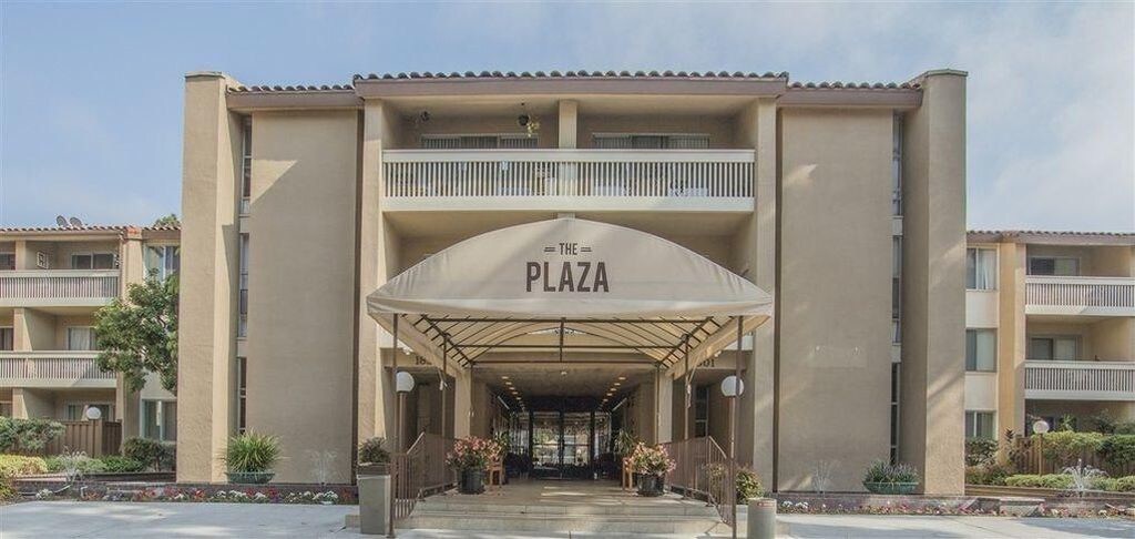 Main Entrance - 1775 Diamond St