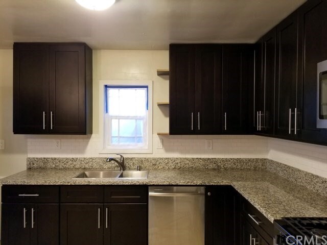 Foto del edificio - 611 W Imperial Hwy