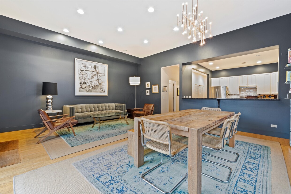 Foto principal - 4532 N Damen Ave
