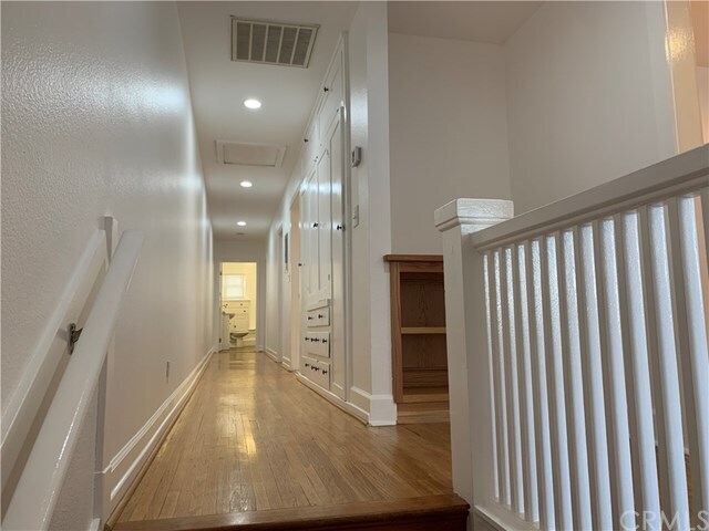 Foto del edificio - 221 Belmont Ave