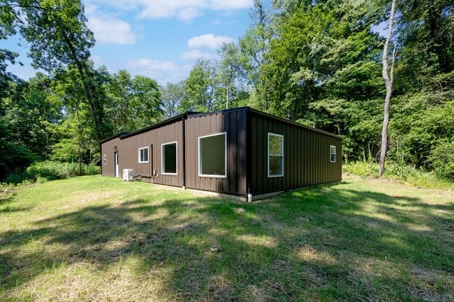 Building Photo - 4037 Cleveland Rd