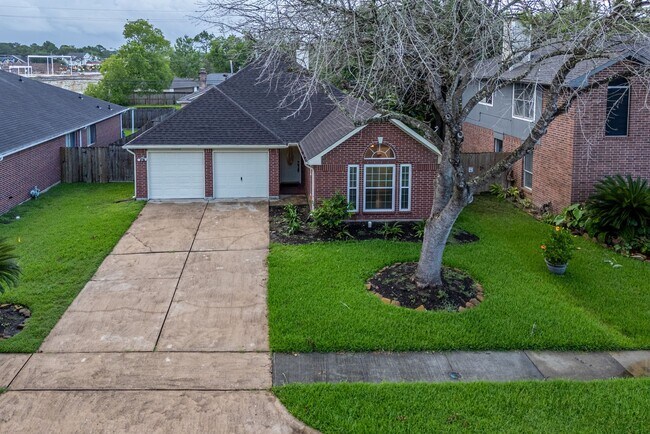 Building Photo - 3503 Riverside Dr