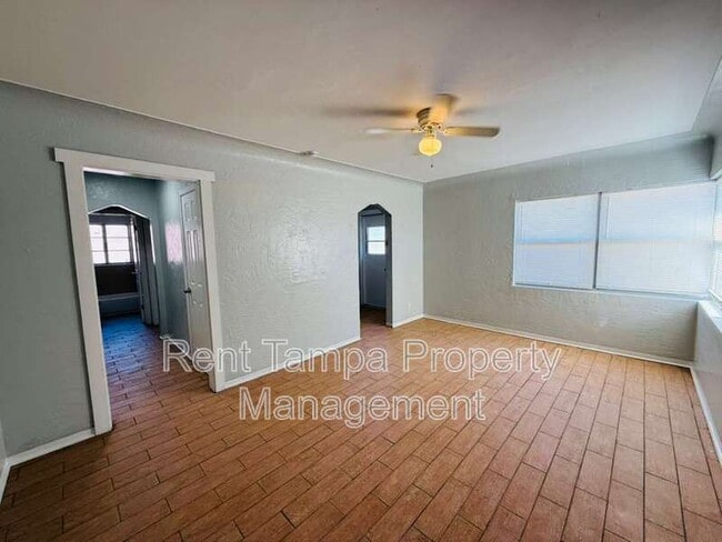 Building Photo - 761 22nd Ave S