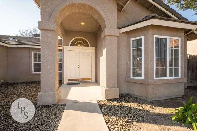 Foto del edificio - Kerman Westside Home, 3BR/2BA, Built 2004 - Lots of Amenities!