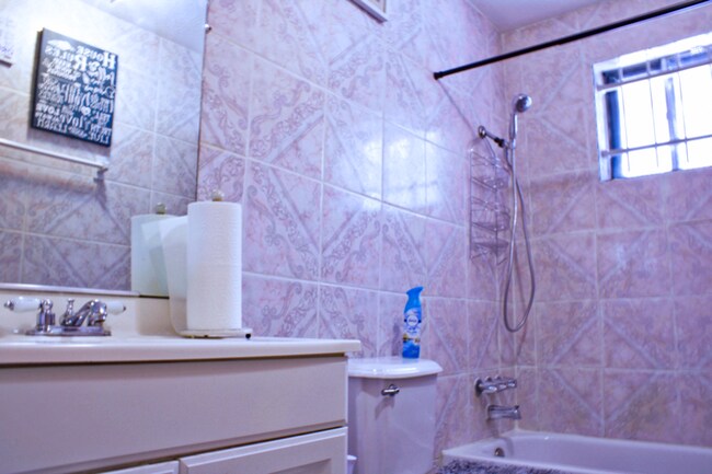 Foto del edificio - 15115 Old Creek Rd