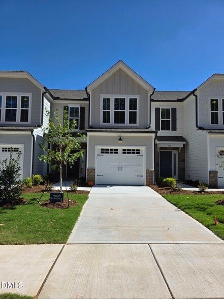 Foto principal - 242 Broomside Ave