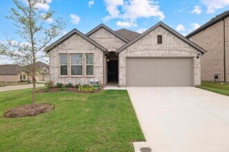 Building Photo - 401 Forsyth Dr
