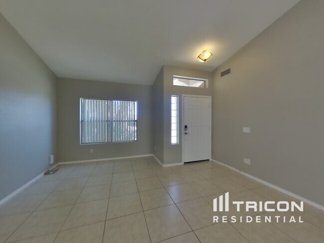 Foto del edificio - 9338 E Olla Ave
