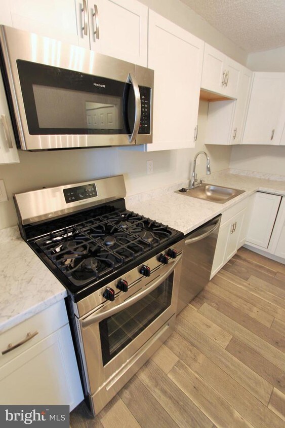 Primary Photo - 3705 S George Mason Dr