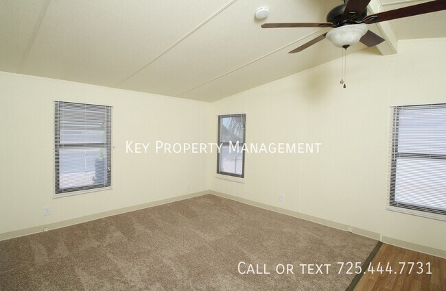 Building Photo - SINGLE STORY 4 BR HOME W/ RV PARKING NEAR ...