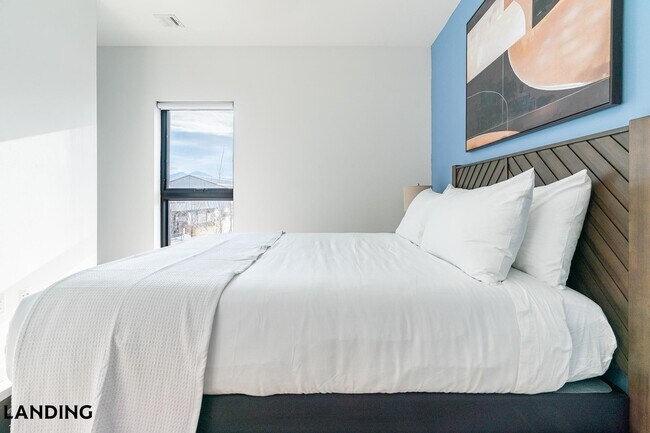 Foto del edificio - 221 E Oak St