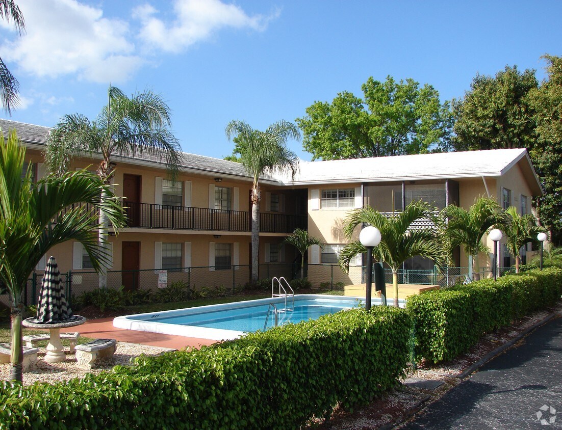 Primary Photo - 11280 W Sample Rd