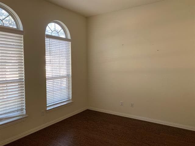 Building Photo - 1017 Somerset Cir