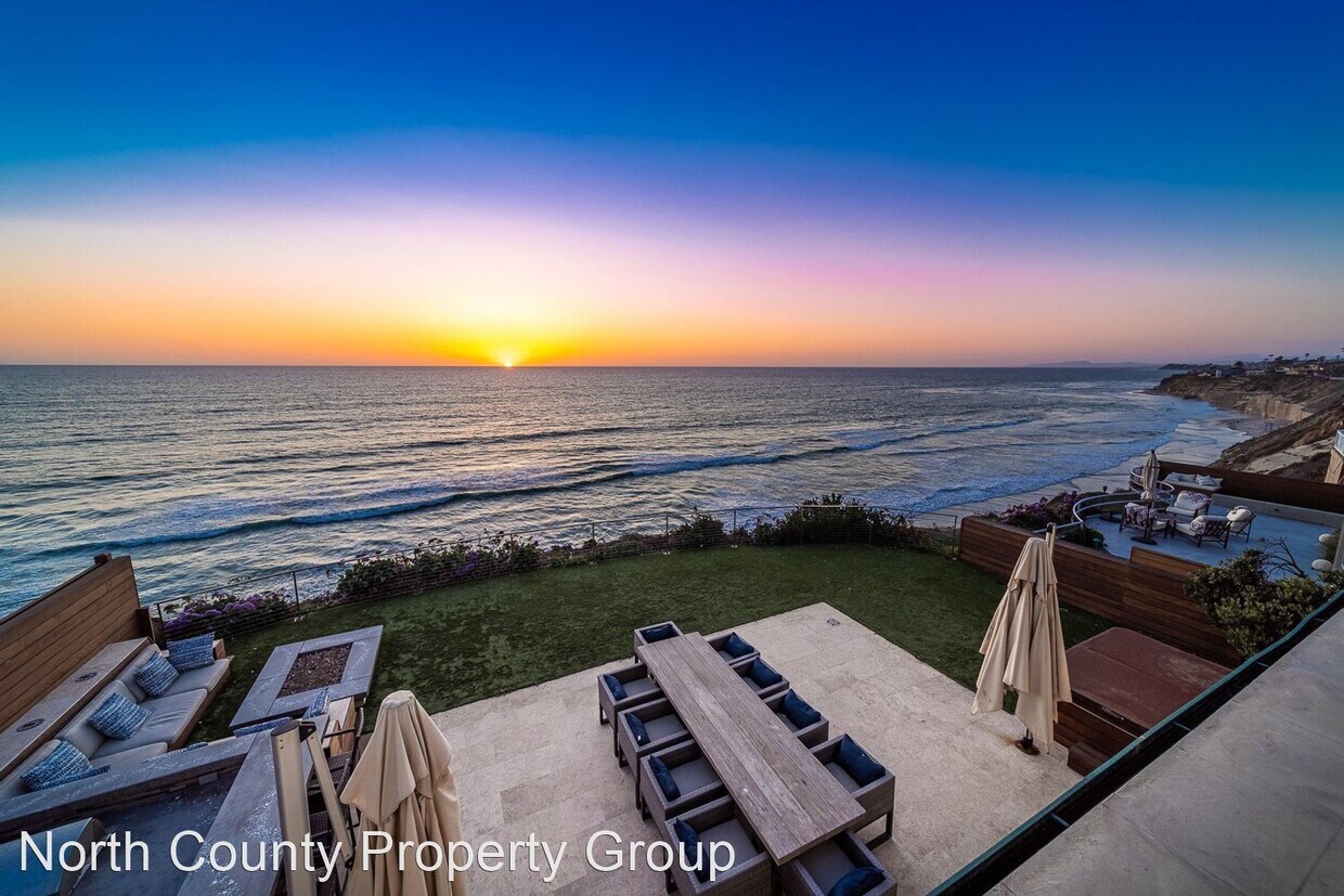 Foto principal - 3 br, 3.5 bath House - 215 Pacific Ave