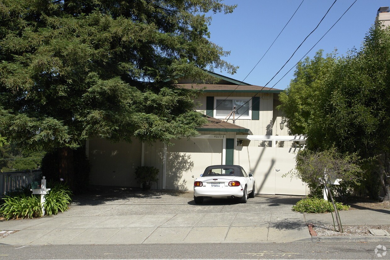 Foto principal - 4075 Lincoln Ave