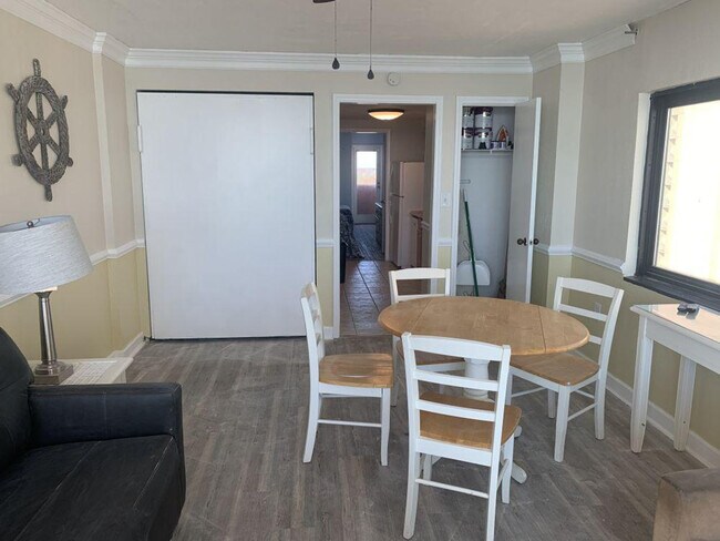 Building Photo - 2406 N Ocean Blvd