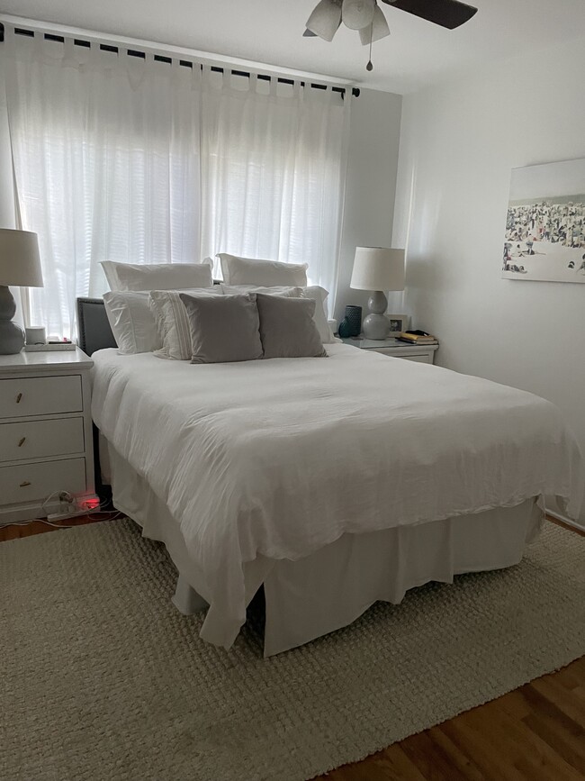 bedroom - 2202 Penmar Ave