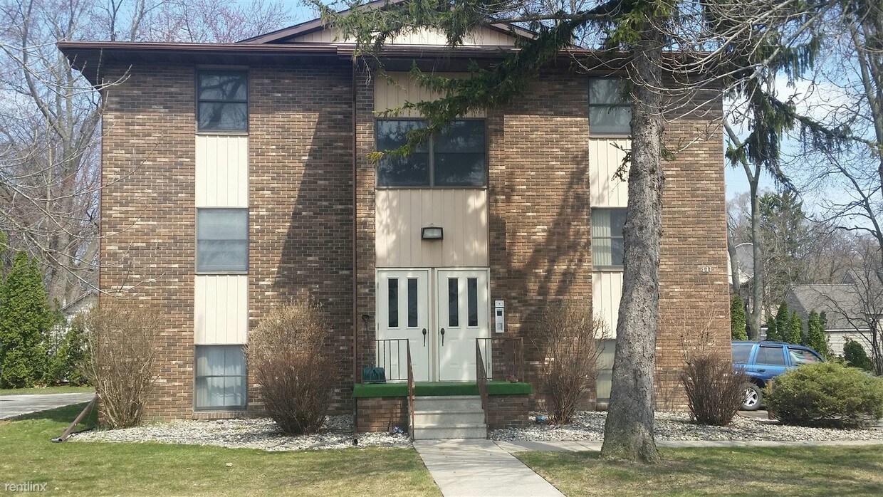 Primary Photo - 411 Edwin St