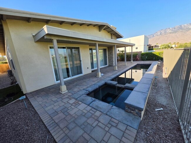 Building Photo - 4415 Vantage Ln