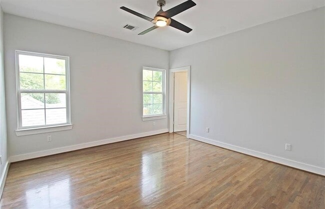 Building Photo - 2736 Cortlandt St