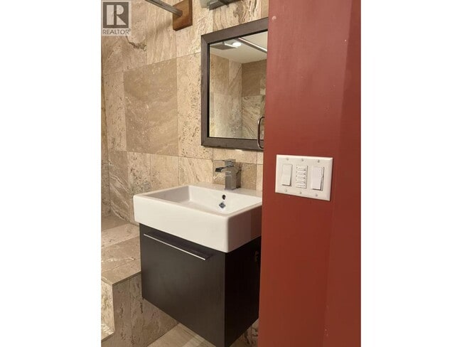 Building Photo - 5006 Maitland St