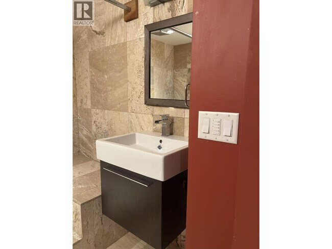 Photo du bâtiment - 5006 Maitland St