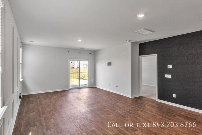Foto del edificio - 473 Cedarview Rd