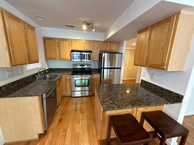 Building Photo - 5350 Pershing Ave