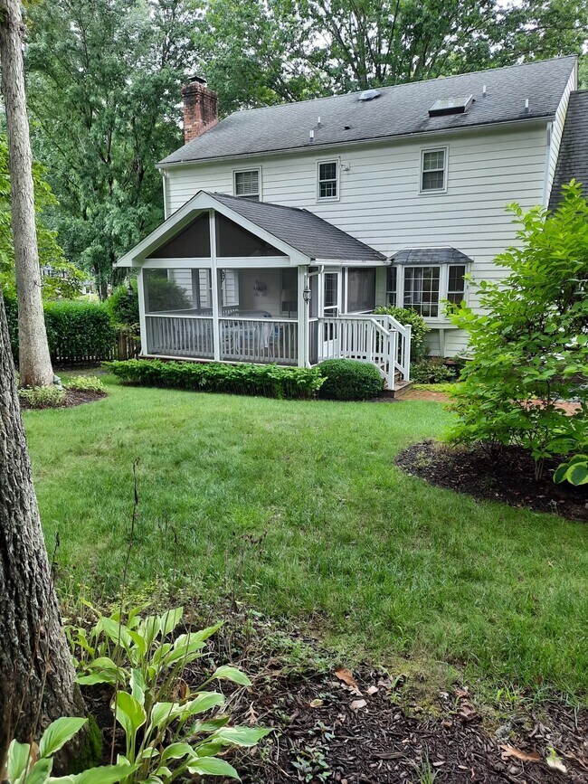 Building Photo - 635 Glenmeadow Rd