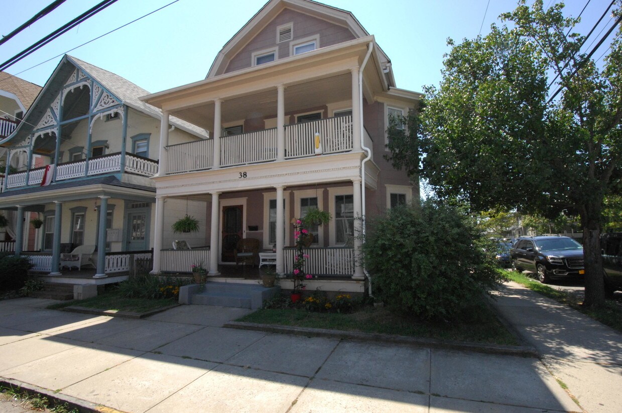 38 Embury Ave, Ocean Grove, NJ 07756 Townhouse for Rent in Ocean