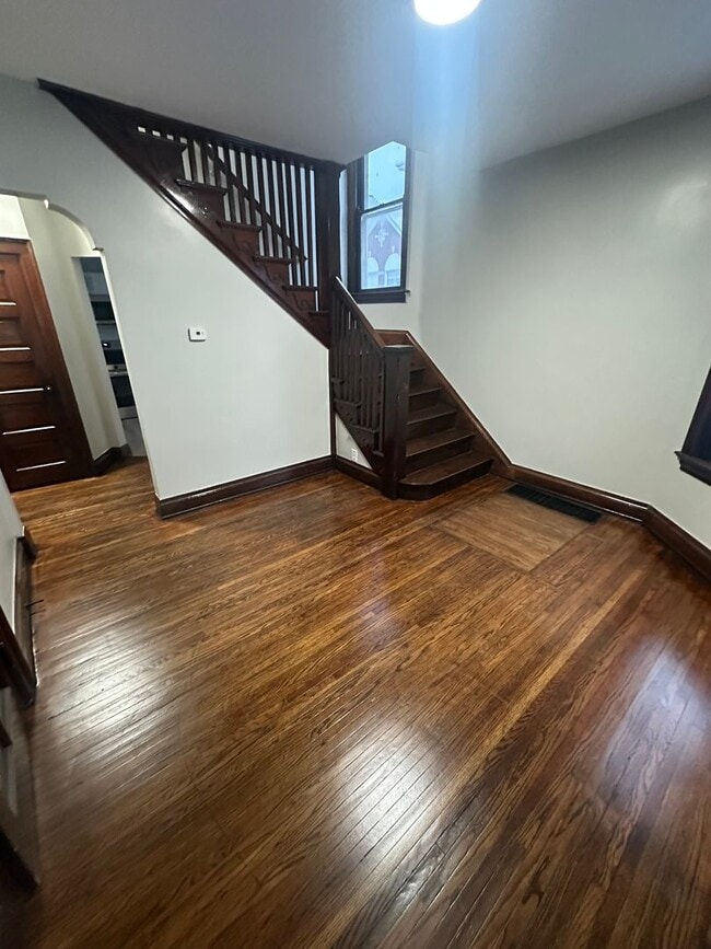 Photo - BEAUTIFUL RENOVATED NEW 4 BEDROOM 2 BATH HOUSE QUIET NEIGHBORHOOD