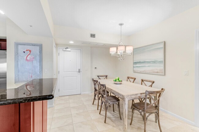 Building Photo - 403 S Sapodilla Ave