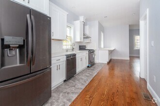 Building Photo - 72 Buttonwood St