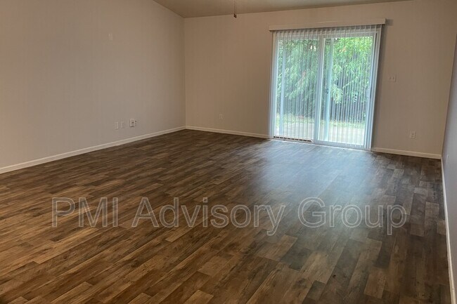 Building Photo - 2713 SE Taurus Ct