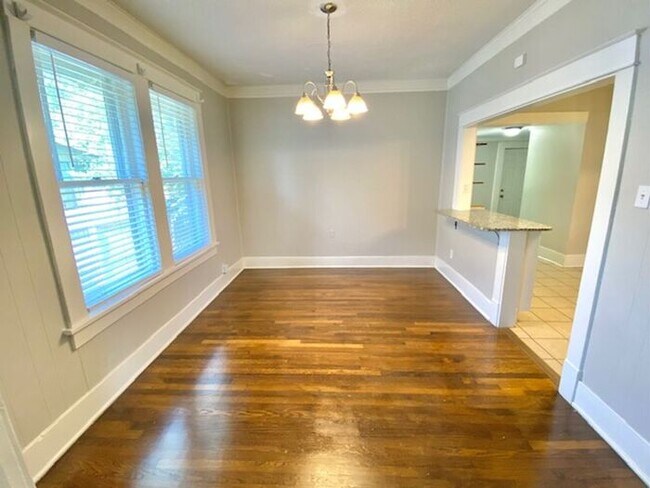 Building Photo - Great 3 BR Midtown Home now Available!