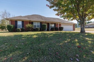 Building Photo - 323 Willow Oak Dr