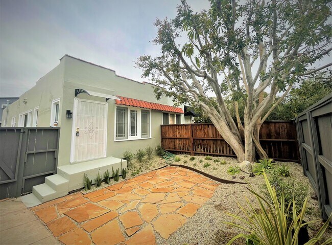 FRONT ENTRANCE - 1439 Centinela Ave