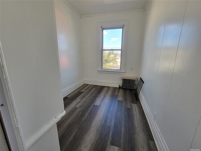 Foto del edificio - 81-12 95th Ave