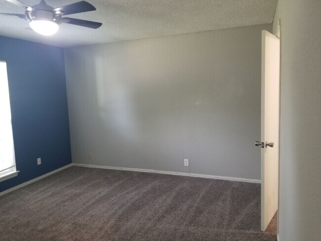 Second bedroom (attached to guest bathroom) - 2717 Rolling Hill Terrace
