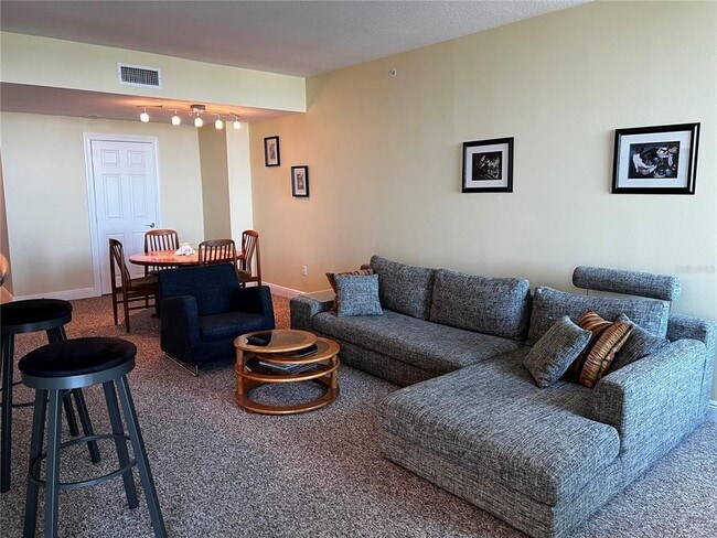 Building Photo - 800 N Tamiami Trl