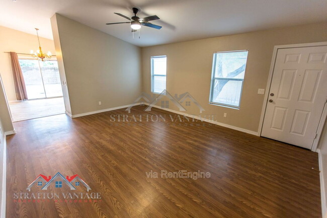 Building Photo - 6714 E Flynn Ave