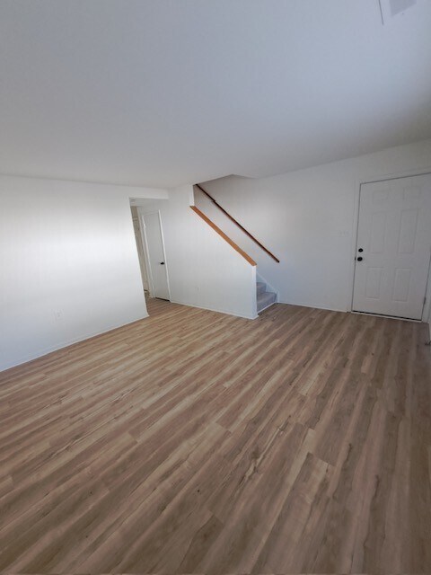 Foto del edificio - Hollymead Square Townhomes