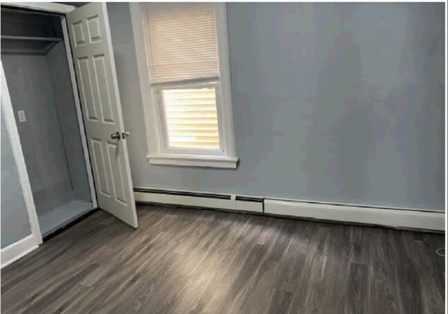 Building Photo - 136 W Clifford St